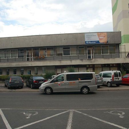 Hostel Family Erasmus Center Варшава Экстерьер фото