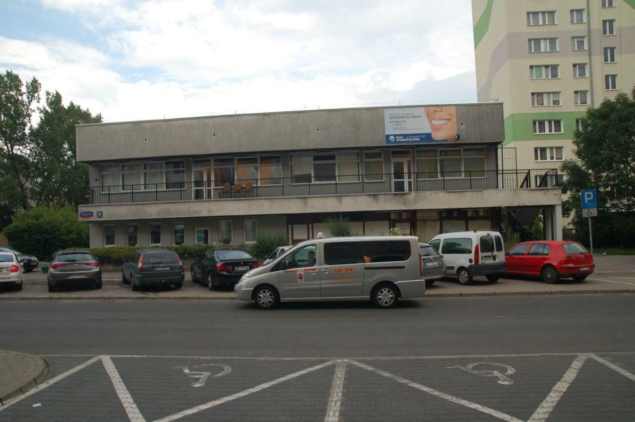 Hostel Family Erasmus Center Варшава Экстерьер фото