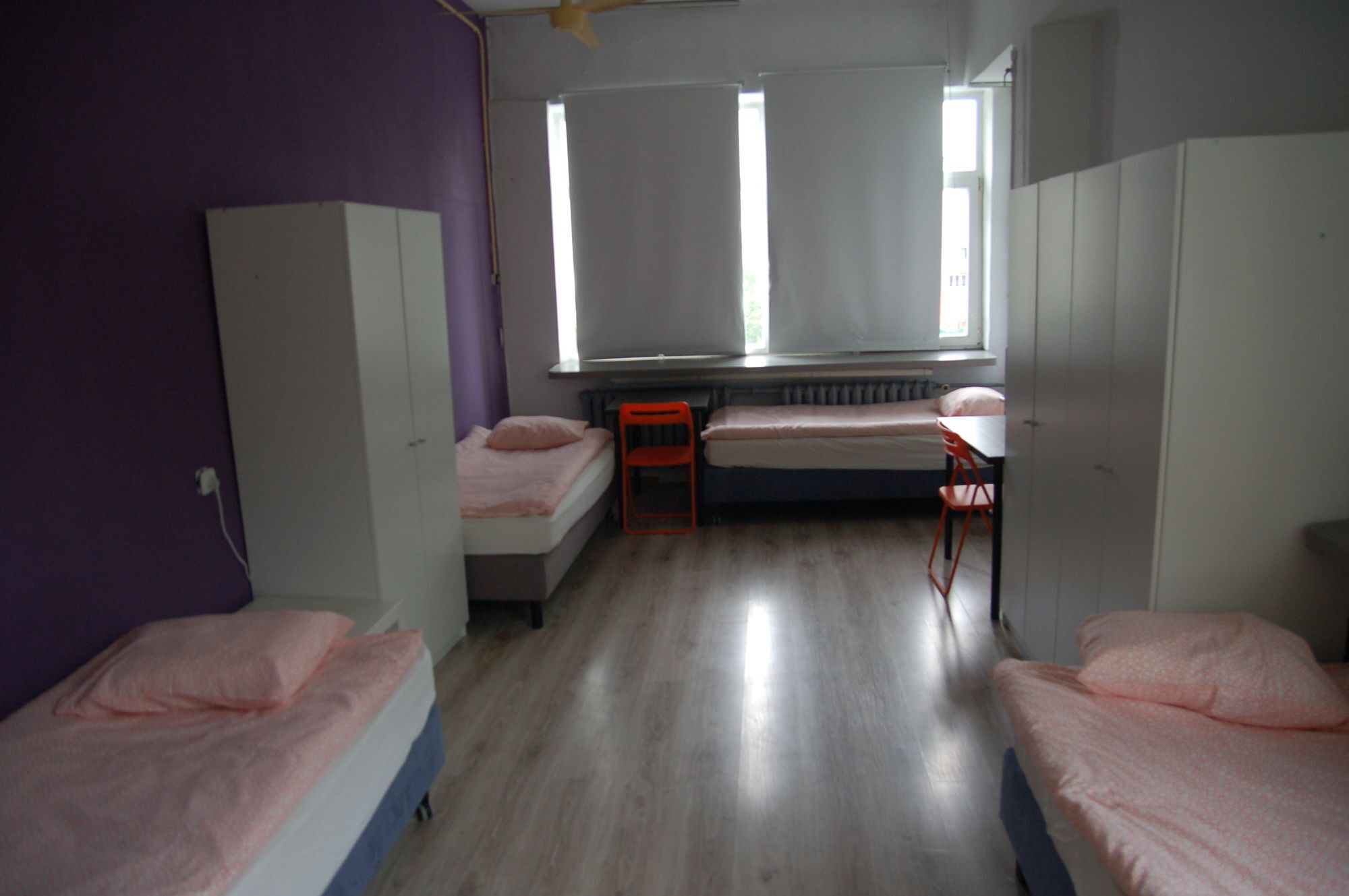 Hostel Family Erasmus Center Варшава Экстерьер фото